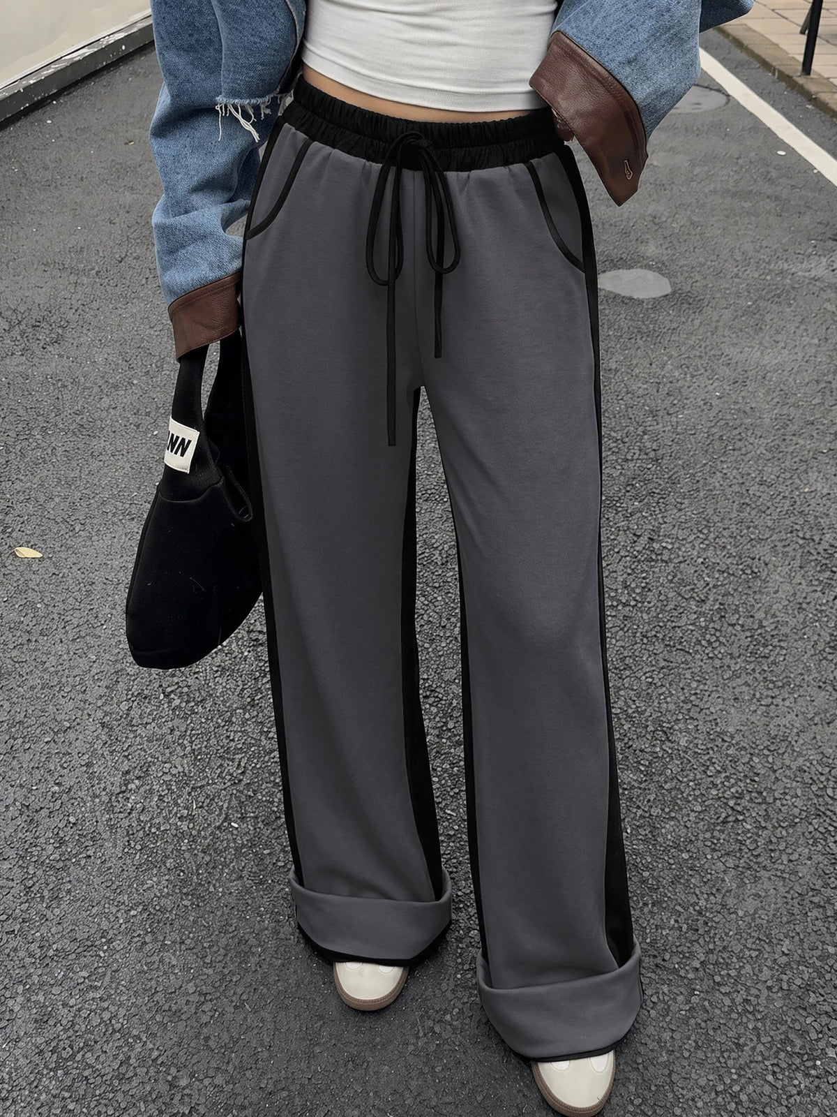 Women's Contrast Panel Wide Leg Sweatpants – Relaxed Fit Drawstring Pants with Pockets