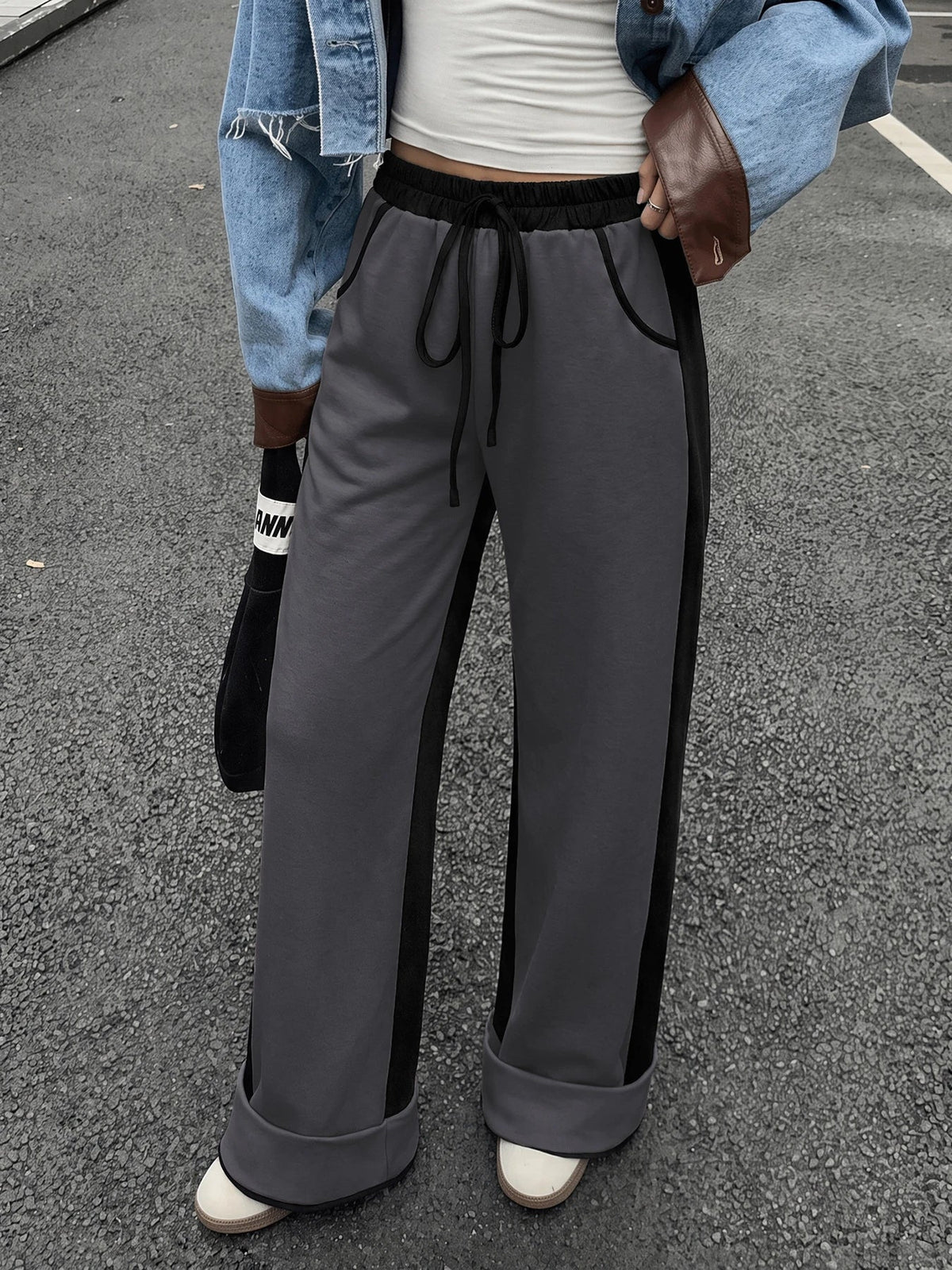 Women's Contrast Panel Wide Leg Sweatpants – Relaxed Fit Drawstring Pants with Pockets