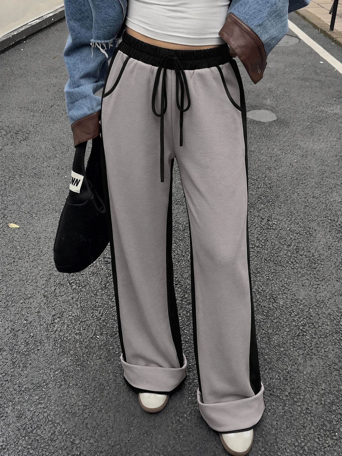 Women's Contrast Panel Wide Leg Sweatpants – Relaxed Fit Drawstring Pants with Pockets